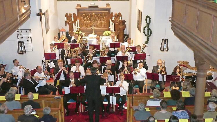 Der Posaunenchor Streitberg beim Konzert in der Kirche  Foto: Paul Pöhlmann