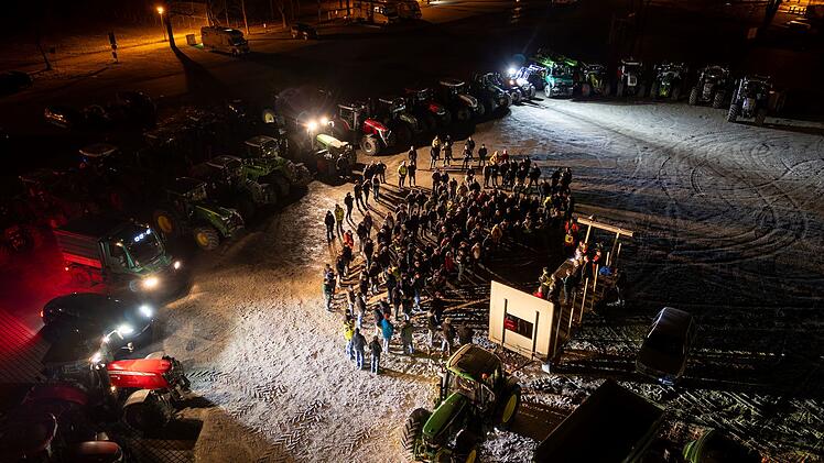 Neustadt: Bauern protestieren gegen Aktion auf Felßners Hof - "sind erbost"