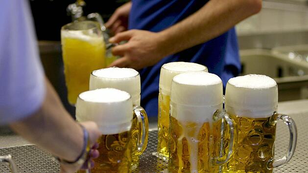 Bier - in Franken und Bayern unverzichtbarer Bestandteil gelebten Brauchtums. Foto: T. Hase/dpa