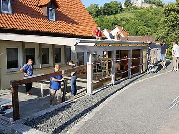 Mit rund 4.200 freiwilligen Helferstunden wurden von 2011 - 2017 das Gebäude und der Biergarten komplett saniert  Foto: Gerold Snater