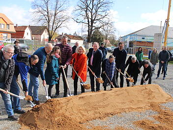 Kitzingen: "Eines der gr&ouml;&szlig;ten Projekte" - Bau des Hauses f&uuml;r Jugend und Familie gestartet