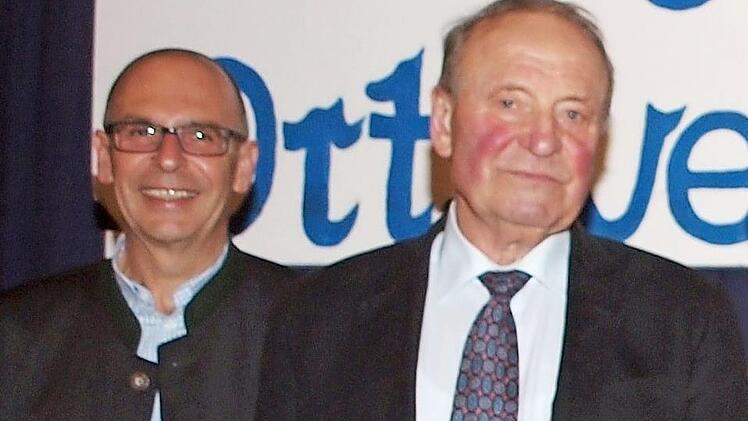 CSU-Kreisvorsitzende, Landrat Christian Meißner (links) und Ehrenvorsitzender Hermann Angermüller  Foto: Alfred Thieret