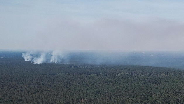 Brand im Berliner Grunewald nach Explosion am Donnerstag (4. August 2022)