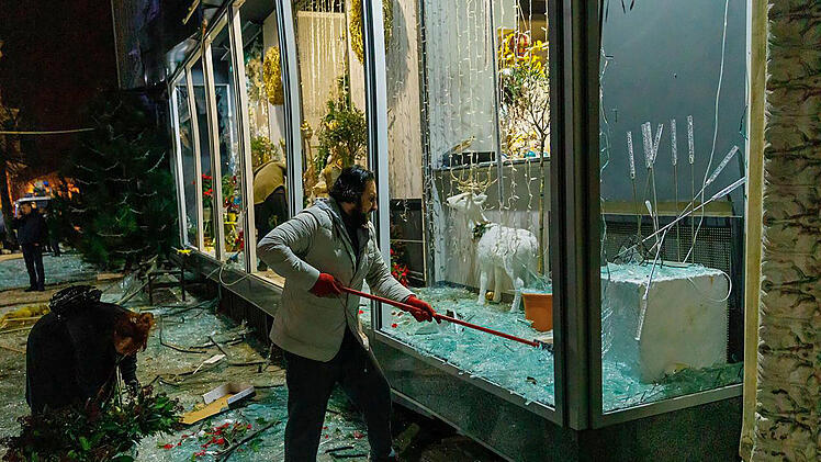 Ukraine-Krieg - Charkiw: ZDF-Team bei Raketenangriff auf Hotel in Charkiw getroffen