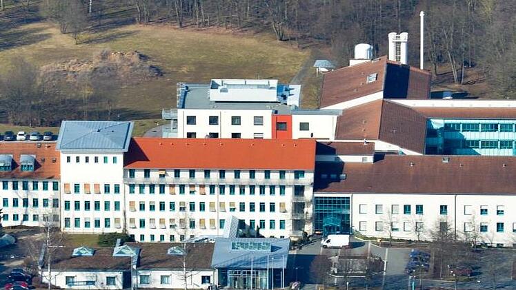 Auch bei der Scheßlitzer Klinik gibt es eine Bereitschaftspraxis. Foto: Ronald Rinklef