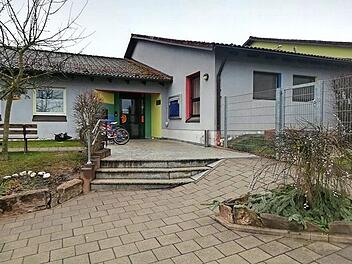 Im Markt Burkardroth soll der Kindergarten vergr&ouml;&szlig;ert werden.  Foto: Johannes Schlereth