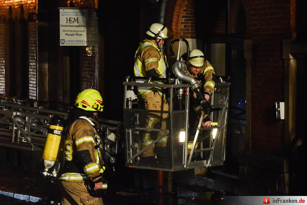 Mehrfamilienhaus in Sonneberg brennt