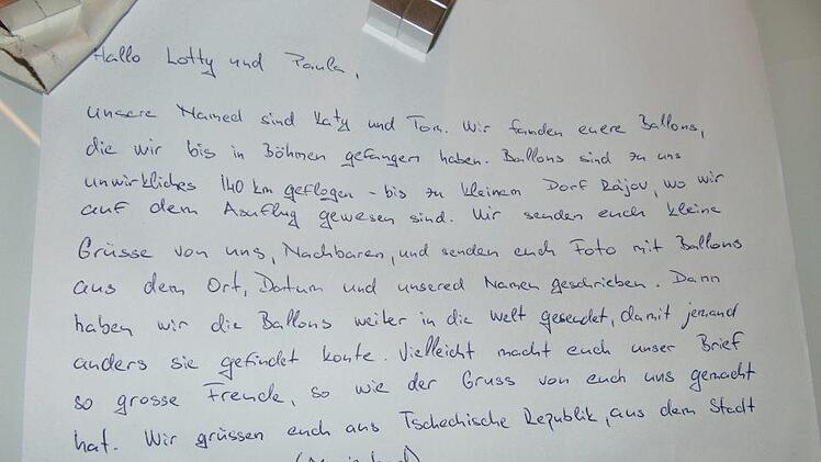 Der Brief aus Marienbad, in dem beschrieben wird, dass der Ballon weiterfliegen soll. Foto: Petra Malbrich