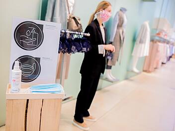 Für das Click-&-Meet-Einkaufen braucht man ab Freitag keinen negativen Corona-Test mehr.