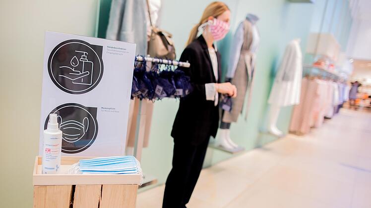 Für das Click-&-Meet-Einkaufen braucht man ab Freitag keinen negativen Corona-Test mehr.