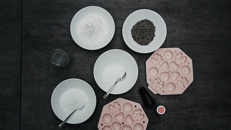 Materialien Badekugeln
