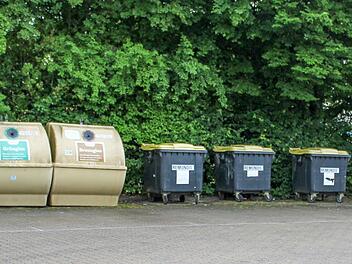 Für die Glascontainer wird nach einem vorübergehenden neuen Stellplatz während der Dorferneuerungsmaßnahmen gesucht.