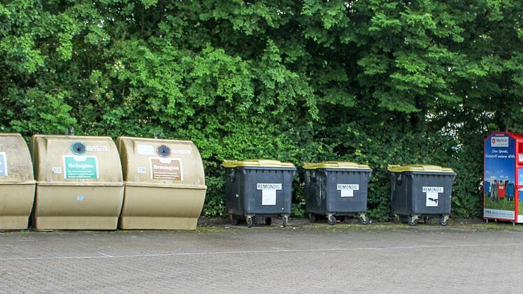 Für die Glascontainer wird nach einem vorübergehenden neuen Stellplatz während der Dorferneuerungsmaßnahmen gesucht.