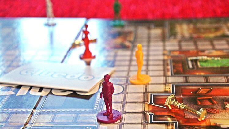 Cluedo Classic 2023 im Test -  die Krimispiel-Legende aufgefrischt