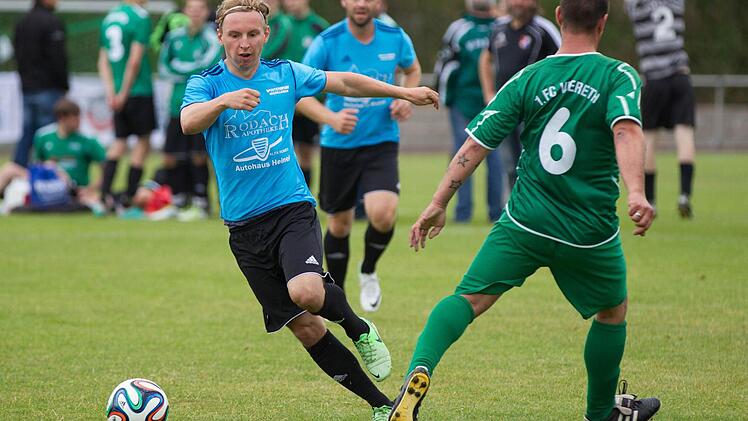Der Redwitzer (links) lässt sich von einem Vierether nicht stoppen. Foto: Heinrich Weiß