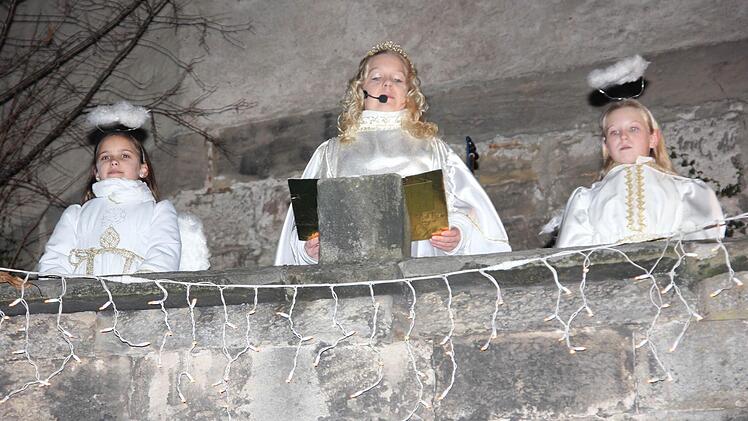 Das Christkind und seine Engel bei der Ansprache  Foto: Friedwald Schedel