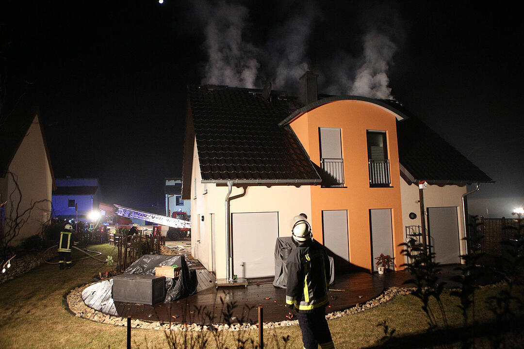 Pommersfelden (Landkreis Bamberg): Feuer zerstört Einfamilienhaus