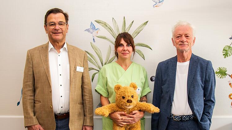 Sana-Kliniken: Anatomie-Teddy "Benny" stärkt Vertrauen in der Kinderklinik