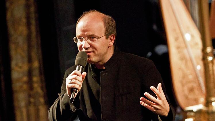 Coburgs Generalmusikdirektor Roland Kluttig als Moderator