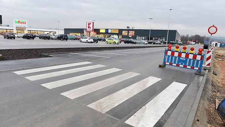 Die Erschließungsstraße hat nun einen Namen: "Bürgermeister-Wachter-Straße" wird sie heißen. Foto: Ronald RinklefDie Erschließungsstraße hat nun einen Namen: "Bürgermeister-Wachter-Straße" wird sie heißen. Foto: Ronald Rinklef