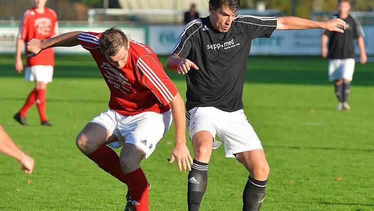 Norman Matschke (re.) eilt mit dem TSV Röttenbach von einem Sieg zum nächsten. Foto: picturedreams