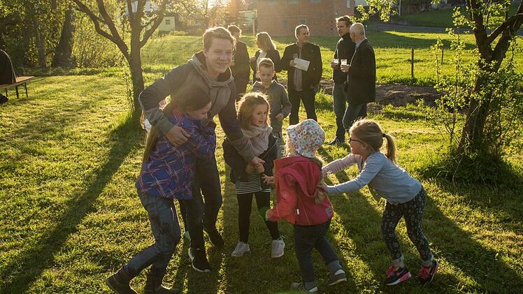 Künstlerische Gestaltung des Trafo-Häuschens in Schönderling.  Foto: Jürgen Hüfner