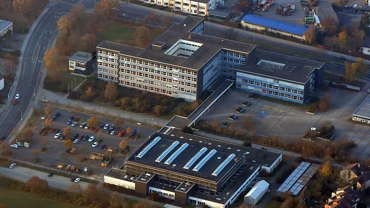 Die energetische Sanierung der Schulturnhalle der Blauen Schule wird nun doch nicht wie geplant 2015 begonnen...  Foto: Ronald Rinklef