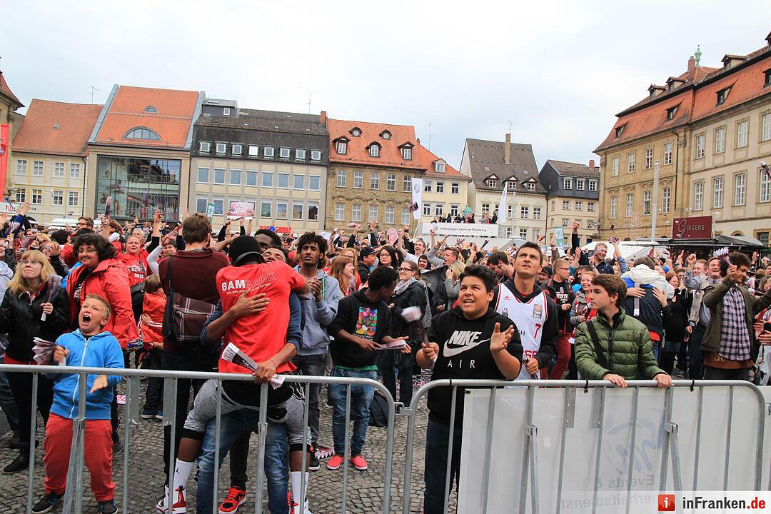 Bilder vom Public Viewing am Bamberger Maxplatz Teil 2
