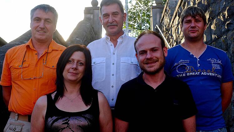Der Vorstand des Rhönklub-Zweigvereins Schondrahöhe (v. l.): Stefan Bornkessel, Katharina Schuchardt, Alexander Zöller, Michael Zeller und Markus Haas. Foto: Gerd Schaar