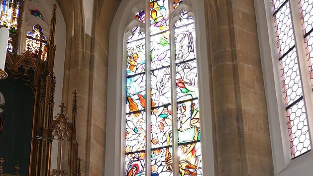 Dank Gro&szlig;spenden k&ouml;nnen  drei weitere Glasfenster des  K&uuml;nstlers Markus L&uuml;pertz in der Elisabethenkriche im Sandgebiet in Bamberg eingebaut und Anfang 2021 enth&uuml;llt werden. Foto: Marion Kr&uuml;ger-Hundrup