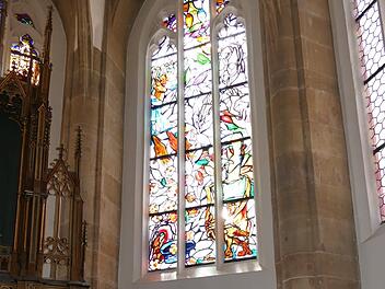 Dank Großspenden können  drei weitere Glasfenster des  Künstlers Markus Lüpertz in der Elisabethenkriche im Sandgebiet in Bamberg eingebaut und Anfang 2021 enthüllt werden. Foto: Marion Krüger-Hundrup