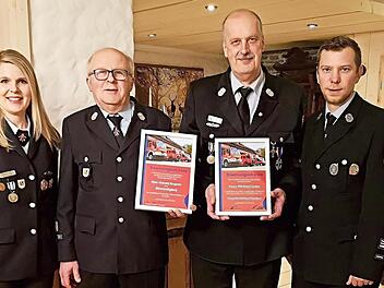 Ehrungen standen bei der Freiwilligen Feuerwehr Gößweinstein an (v. l.): Zweiter Vorsitzender Lukas Keller, Vorsitzende Elisa Egelseer-Bogner, Ehrenmitglied und Ehrenkommandant Harald Bogner, Ehrenkommandant und Kreisbrandmeister Michael Lorke, Ko...