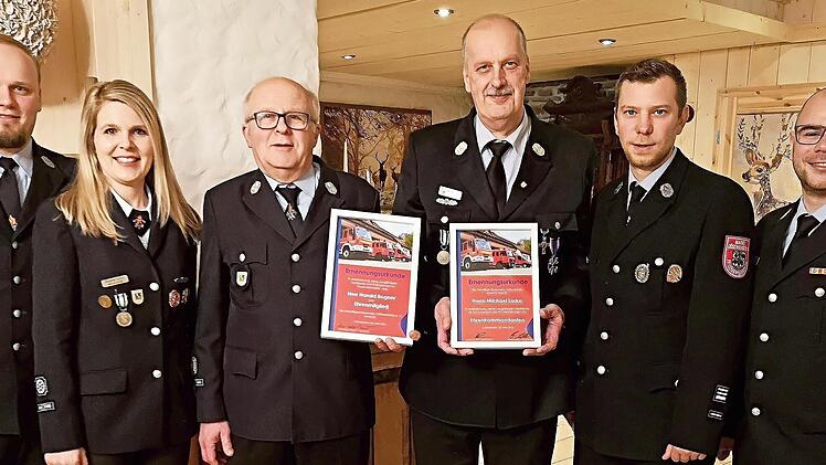 Ehrungen standen bei der Freiwilligen Feuerwehr Gößweinstein an (v. l.): Zweiter Vorsitzender Lukas Keller, Vorsitzende Elisa Egelseer-Bogner, Ehrenmitglied und Ehrenkommandant Harald Bogner, Ehrenkommandant und Kreisbrandmeister Michael Lorke, Ko...