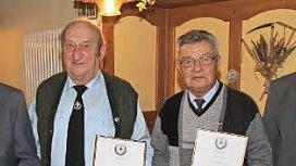 Vorsitzender Harry Pihl (rechts) mit (von rechts) Paul Büttner, Hans Hilz und Hans Kupfer  Foto: Mathias Erlwein
