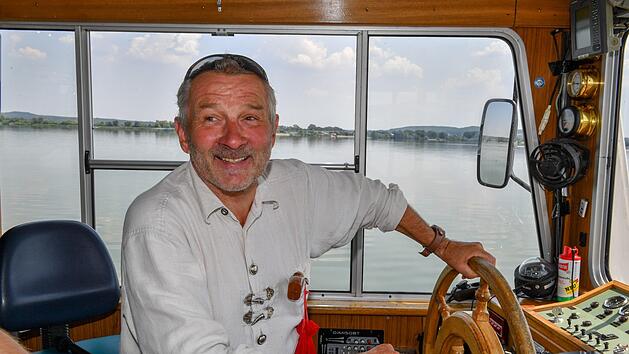 Alfred Amslinger am Steuer der MS Altm&uuml;hl Foto: Ronald Rinklef