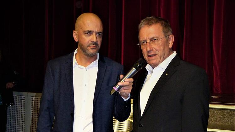 Moderator Markus Weber im Gespräch mit  OB Henry Schramm. Foto: Werner Reißaus