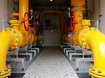 Bei der offiziellen Inbetriebnahme der Power-to-Gas-Anlage in Haßfurt hatte man die Möglichkeit, alles zu besichtigen. Hier ein Blick in die Gasanlage. Fotos: Matthias Hoch