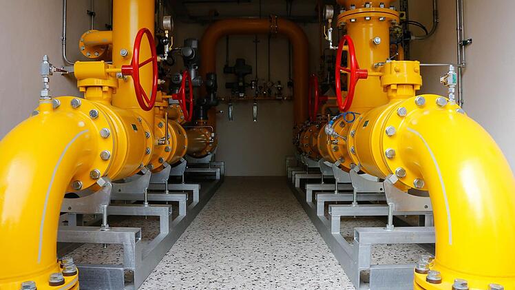 Bei der offiziellen Inbetriebnahme der Power-to-Gas-Anlage in Haßfurt hatte man die Möglichkeit, alles zu besichtigen. Hier ein Blick in die Gasanlage. Fotos: Matthias Hoch