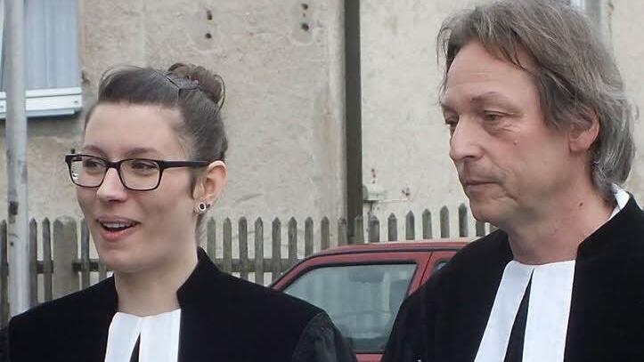 Vikarin Madalina Sundh und Pfarrer Oliver Schürrle beim Einzug in die Kirche Foto: Manfred Welker