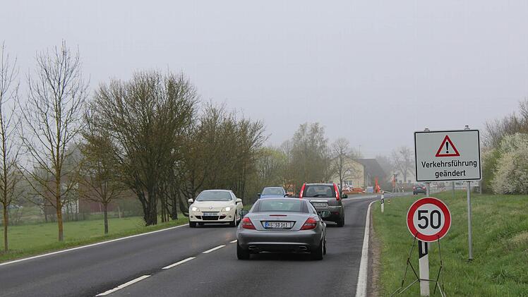 Geschwindigkeitsbegrenzung 50 km, das zweite Hinweisschild.  Foto: Werner Vogel