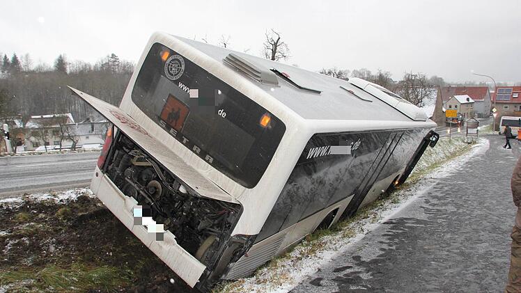 Kurz vor Zell passierte der Unfall.   Foto: Klaus Schmitt