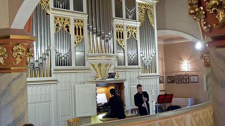 Markus Heunisch (Orgel) und Bernhard Forster in St. Georg in NeustadtFoto: Jochen Berger