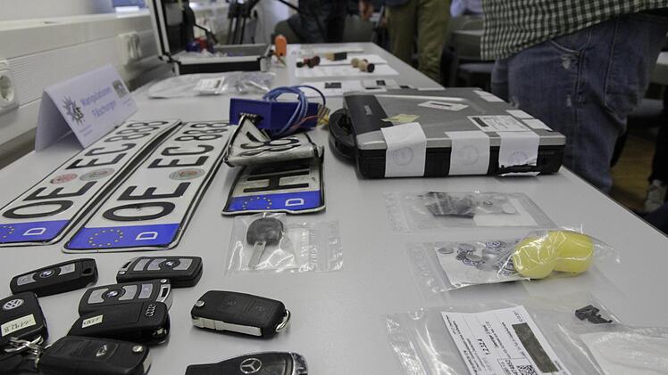 Die Polizei stellte viele Beweismittel sicher. Christian Pack