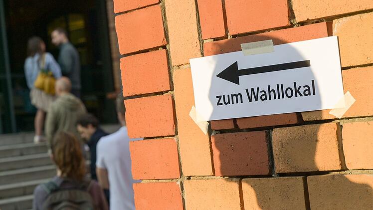 Bundesverfassungsgericht entscheidet über Wahlrecht: Linke und CSU könnten aus dem Bundestag fliegen