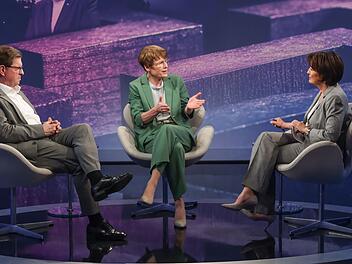 Ralf Steger und Veronika Grimm (Mitte) diskutierten bei Sandra Maischberger &uuml;ber notwendige Reformen.
