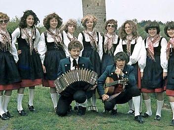 Das Fränkische-Schweiz-Verein dokumentiert die kulturellen Traditionen und Bräuche aus der Region. Repros: Löwisch