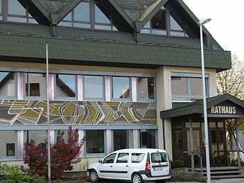 Das Grüber Rathaus soll demnächst barrierefrei umgestaltet werden.  Foto: Doris Weidner