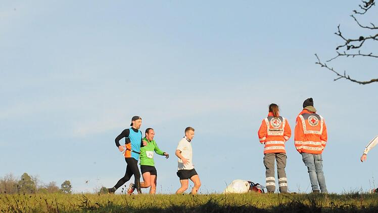 Zum Rundumpaket beim Fuschter Silvesterlauf  in Fuchsstadt gehört die medizinische Betreuung der Sportler.  ssp