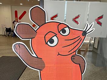 Kitzingen: "T&uuml;ren auf mit der Maus" - Klinik-Mitarbeiter zeigen Kindern ihre Arbeit