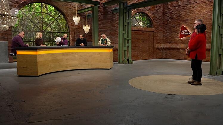 Walter Lehnertz (links) war der Krug am Ende 150 Euro wert.